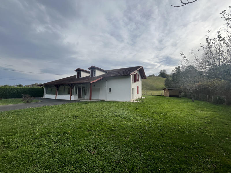 Maison - 265 m² - 10 pièces