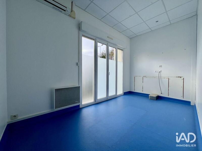 Local commercial - 80 m² - 3 pièces