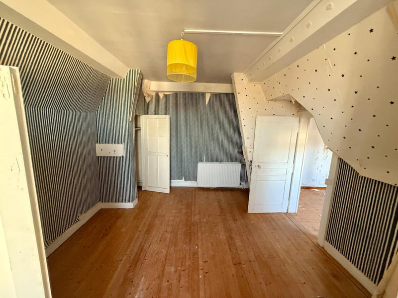 Maison - 270 m² - 7 pièces