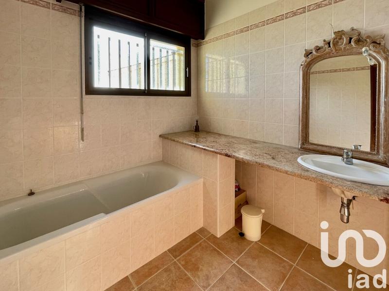 Maison - 276 m² - 9 pièces