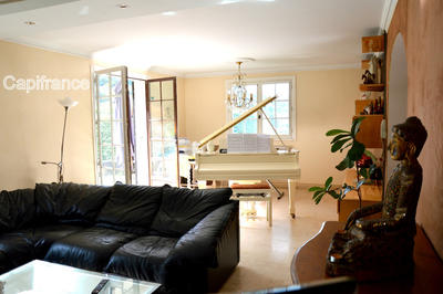 Maison - 224 m² - 6 pièces