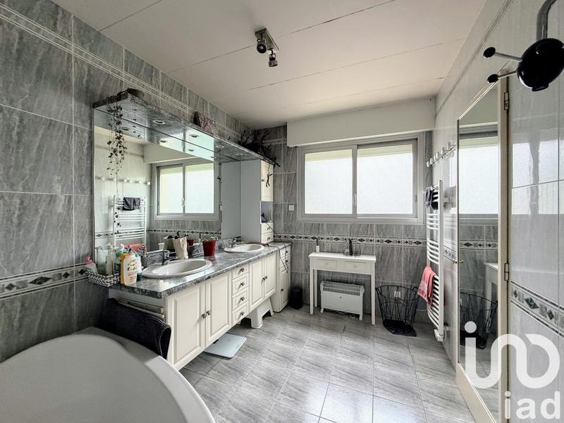 Maison - 162 m² - 8 pièces