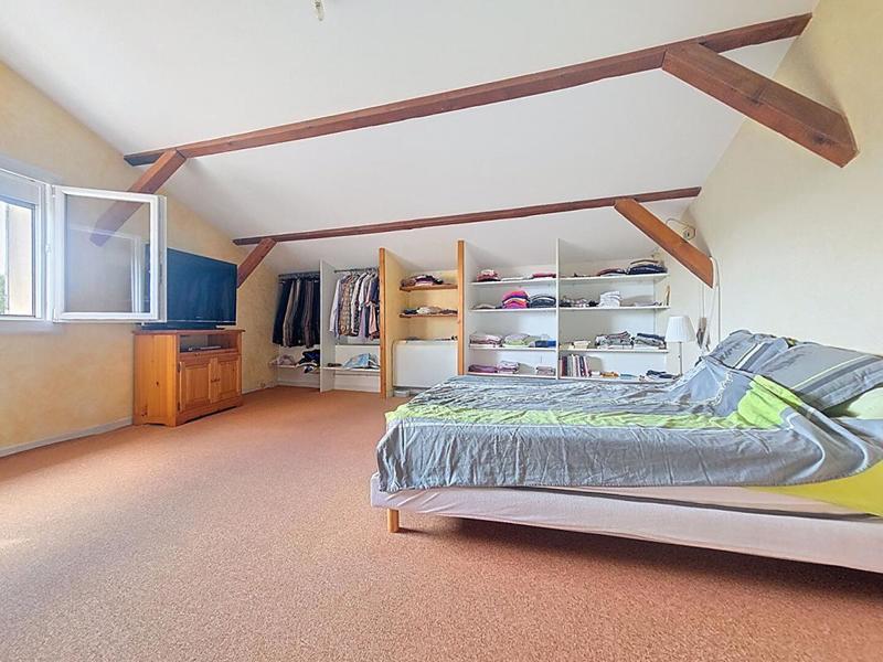 Maison - 210 m² - 8 pièces