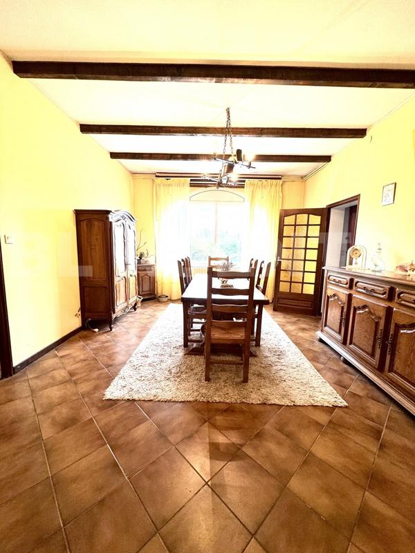 Maison traditionnelle - 187 m² - 6 pièces