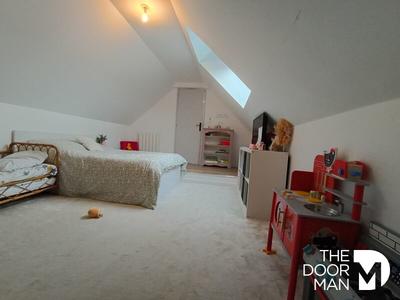 Maison - 137 m² - 6 pièces