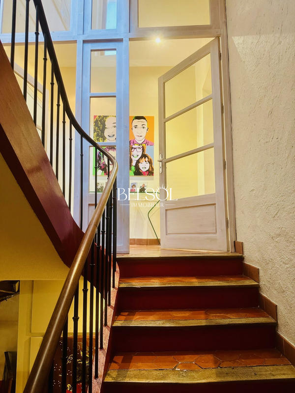 Maison - 458 m² - 7 pièces