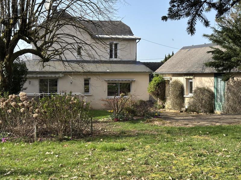 Maison - 210 m² - 5 pièces