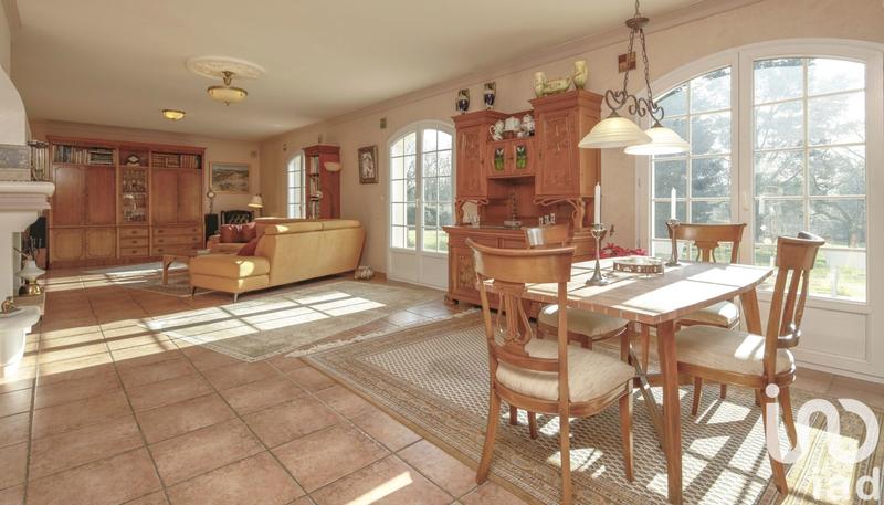 Maison - 321 m² - 10 pièces