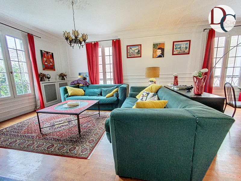 Maison - 185 m² - 9 pièces