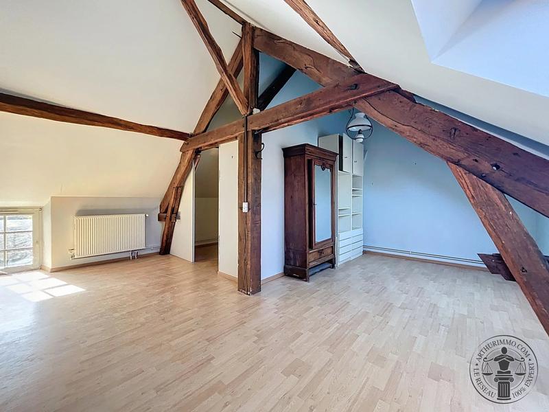 Maison - 235 m² - 7 pièces