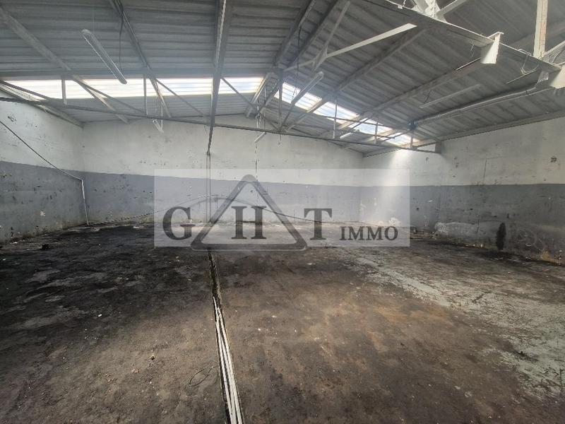 Entrepôt - 700 m²