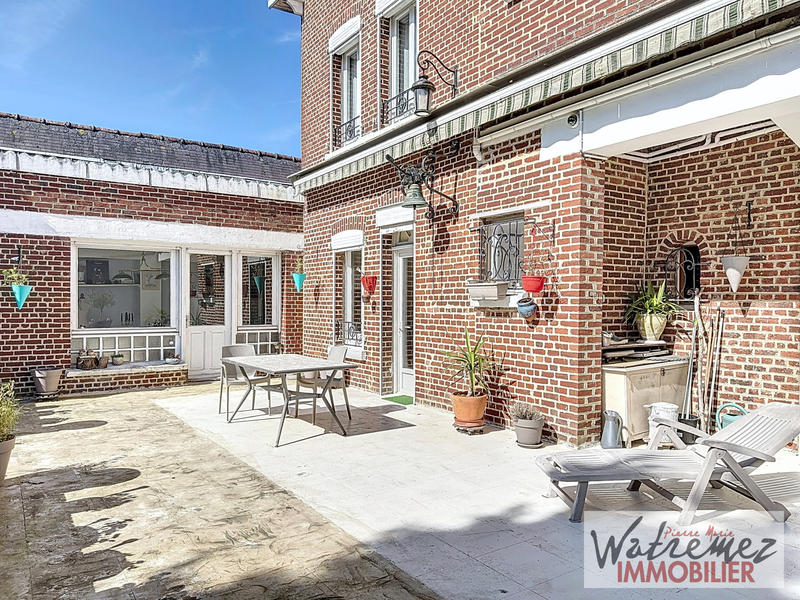 Maison - 282 m² - 11 pièces