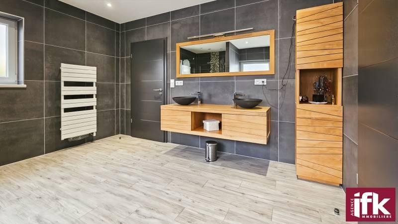 Maison - 145 m² - 5 pièces