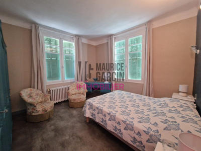 Maison - 191 m² - 8 pièces