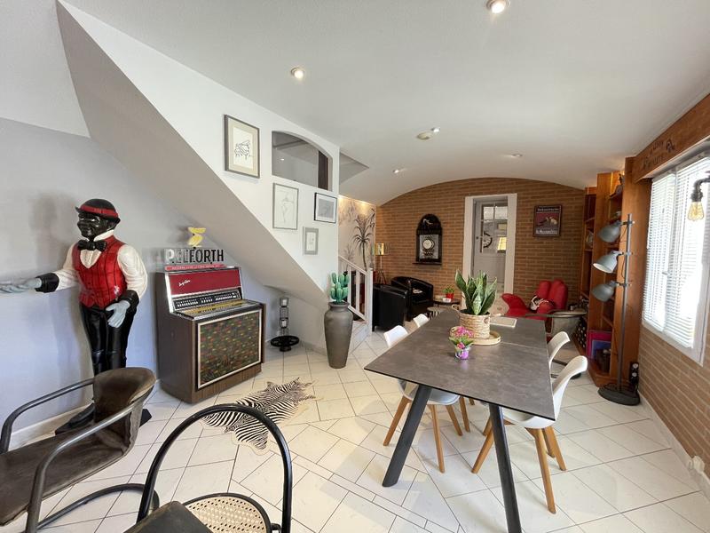 Maison - 121 m² - 5 pièces