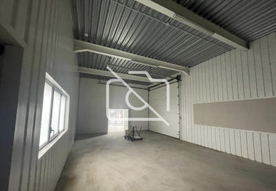 Entrepôt - 350 m²
