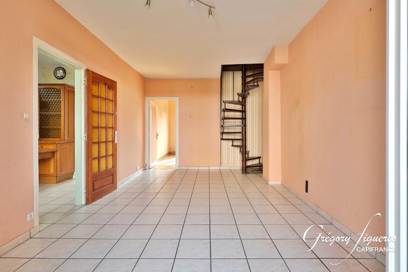 Maison - 143 m² - 8 pièces