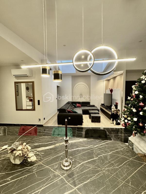 Duplex - 121 m² - 6 pièces