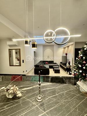 Duplex - 121 m² - 6 pièces