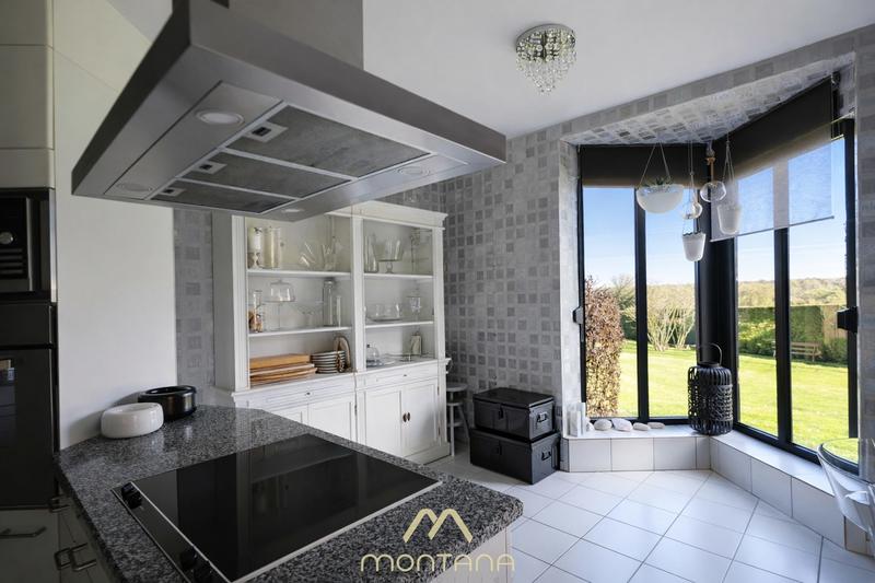 Maison - 246 m² - 6 pièces