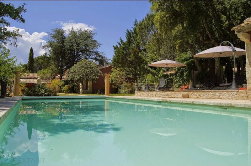 Bastide - 610 m² - 25 pièces