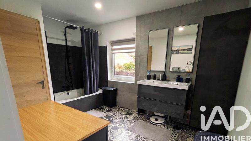 Maison - 180 m² - 9 pièces