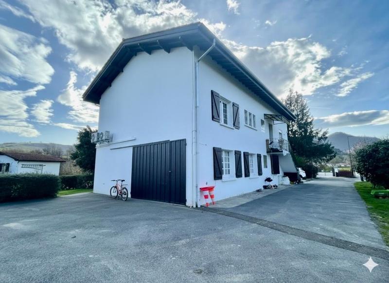 Maison - 200 m² - 9 pièces