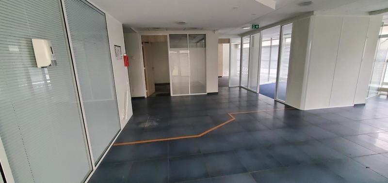 Local commercial - 161 m² - 5 pièces