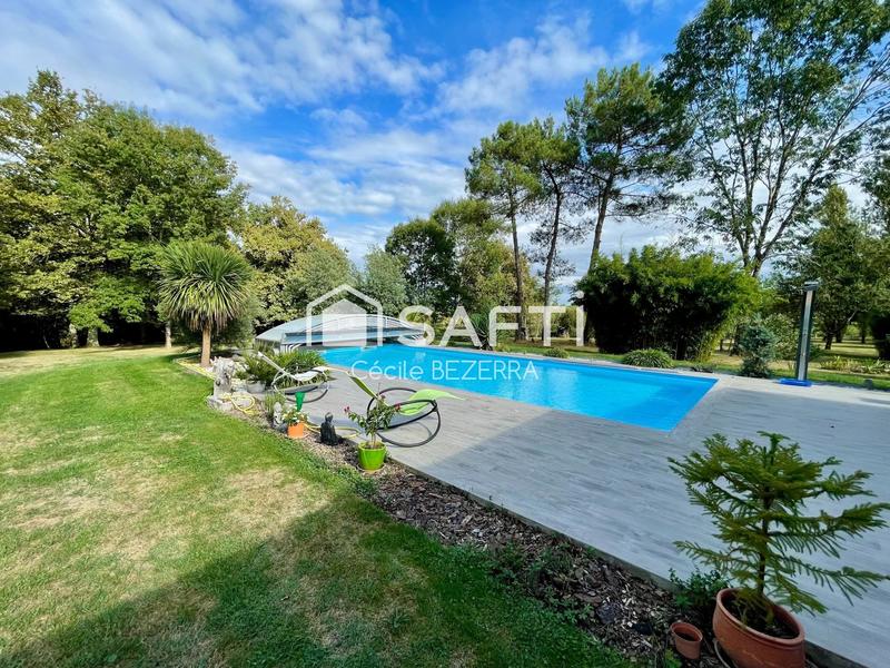 Maison - 239 m² - 7 pièces