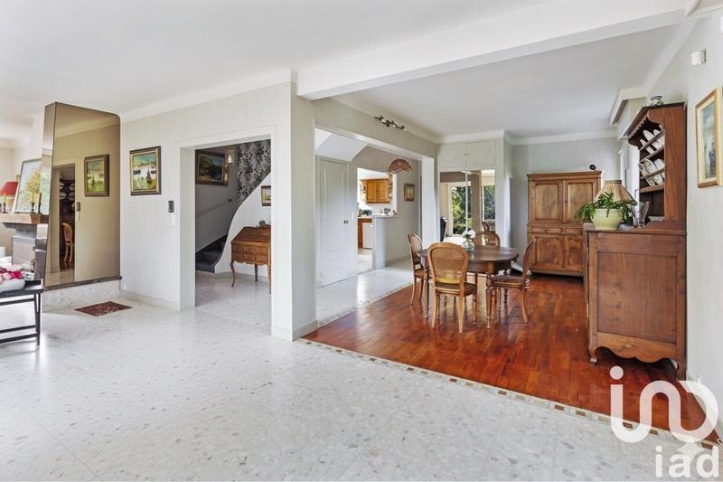 Maison - 204 m² - 8 pièces