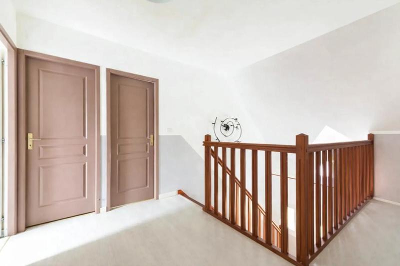 Maison - 200 m² - 8 pièces