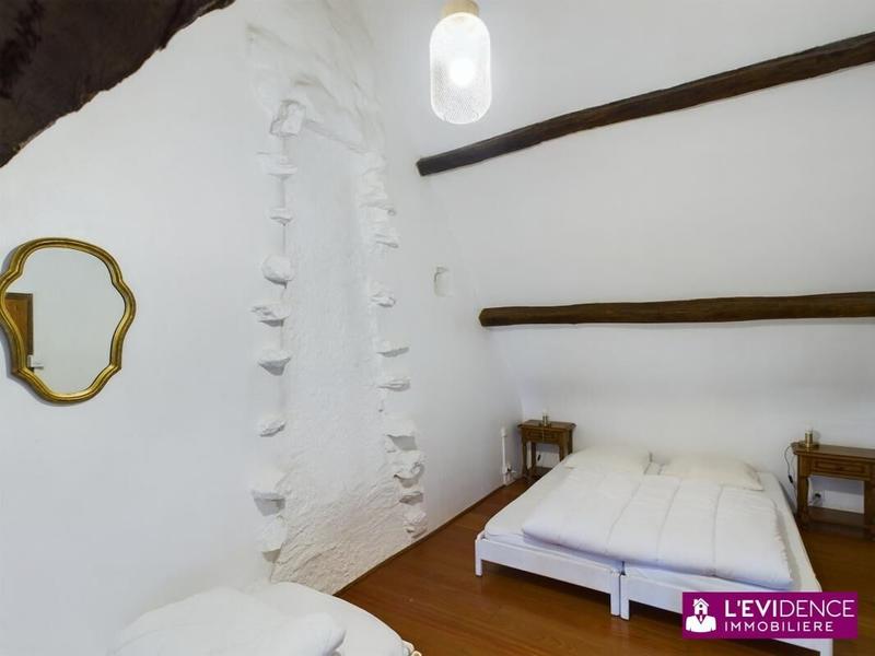 Chambre - 224 m² - 5 pièces