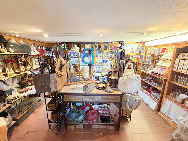 Local commercial - 67 m² - 3 pièces