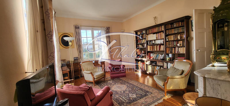 Villa - 319 m² - 12 pièces