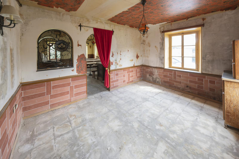 Maison - 228 m² - 7 pièces