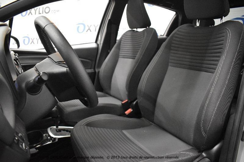 Toyota Yaris III (3) Hybrid 100h Collection