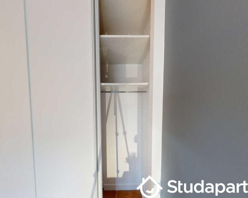 Chambre - 75 m² - 1 pièce