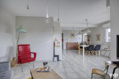 Appartement - 93 m² - 5 pièces