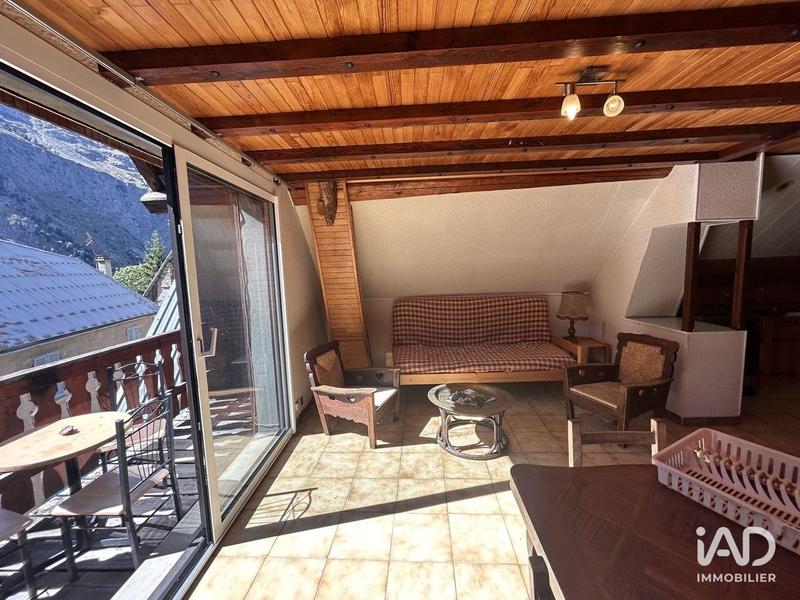 Local commercial - 251 m²