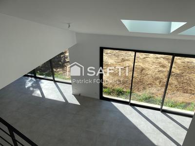 Maison - 166 m² - 6 pièces