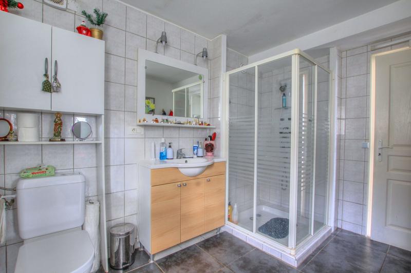 Maison - 180 m² - 7 pièces