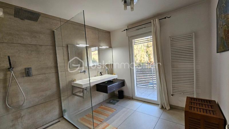 Appartement - 100 m² - 4 pièces