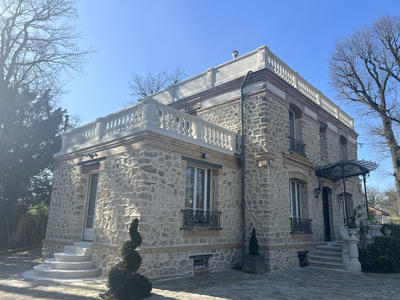 Maison bourgeoise - 280 m² - 10 pièces