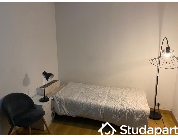 Chambre - 12 m² - 1 pièce