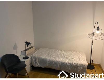 Chambre - 12 m² - 1 pièce