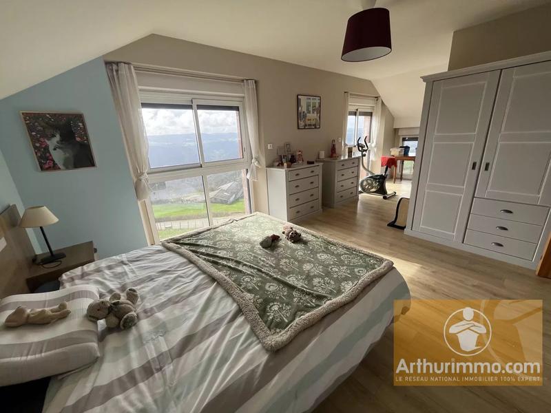 Maison - 215 m² - 5 pièces