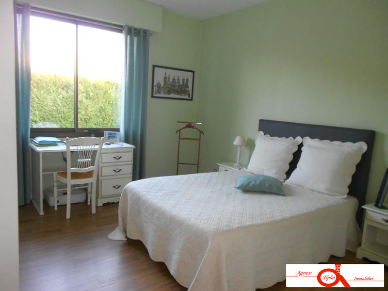 Maison - 180 m² - 6 pièces