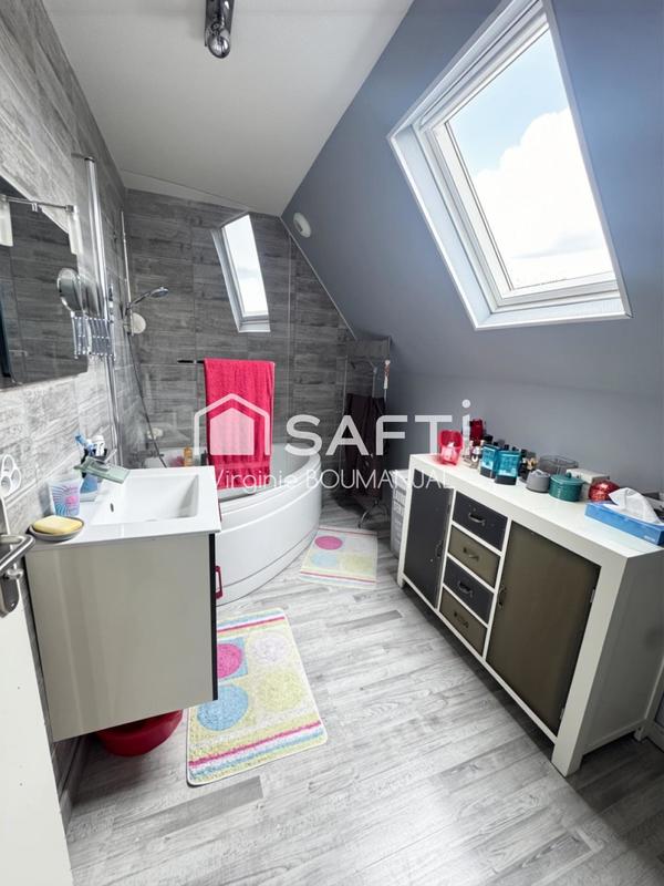 Maison - 90 m² - 5 pièces