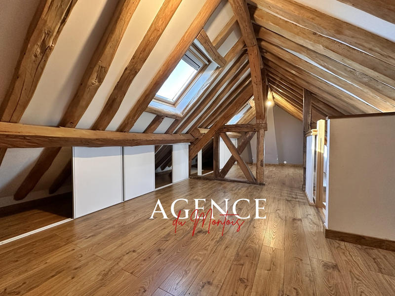 Maison - 171 m² - 8 pièces