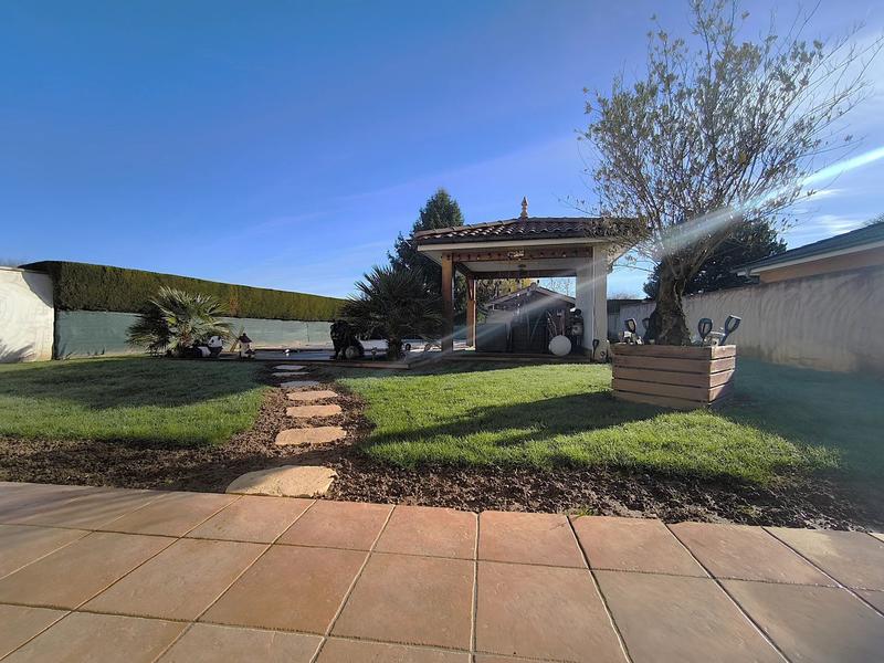 Villa - 96 m² - 5 pièces